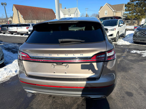 Used 2021 Lincoln Nautilus Reserve image 4