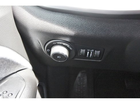 Used 2025 Jeep Compass Latitude image 22