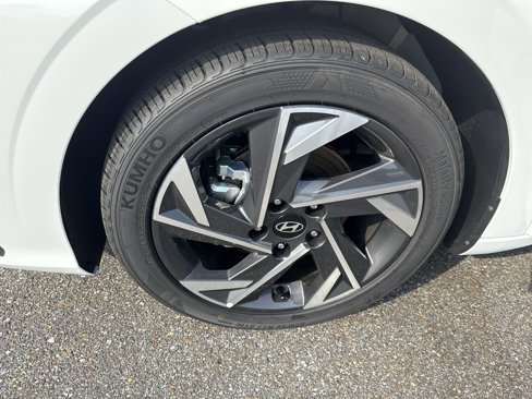New 2025 Hyundai Elantra Sport image 20
