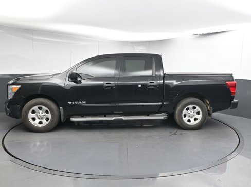 Used 2017 Nissan Titan S image 5