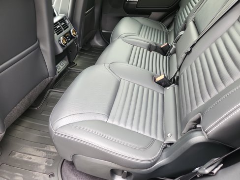 New 2025 Land Rover Discovery S image 13