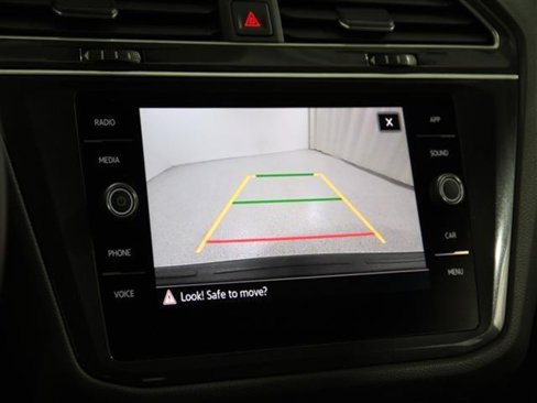 Used 2021 Volkswagen Tiguan SE w/ 3rd Row Seat Package image 12