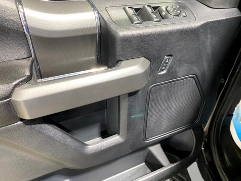 Used 2017 Ford F150 XLT w/ Equipment Group 302A Luxury image 8