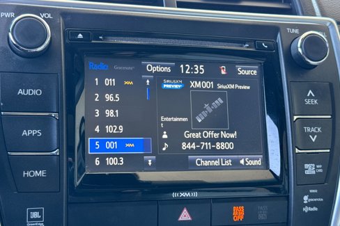 Used 2016 Toyota Camry XLE image 18