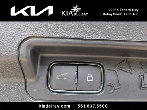 Used 2020 Ford Explorer Limited image 18