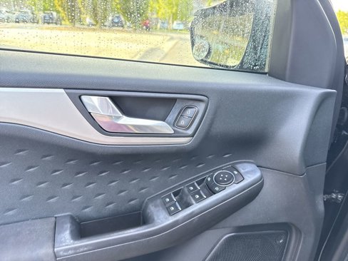 Used 2020 Ford Escape SE image 24