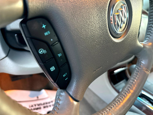 Used 2009 Buick Lucerne CXL image 26