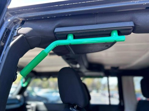 Used 2018 Jeep Wrangler Unlimited Sport w/ Connectivity Group image 19