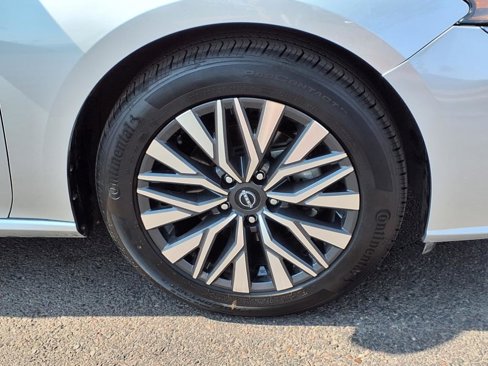Used 2024 Nissan Altima 2.5 SV image 9