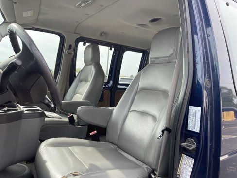 Used 2009 Ford E-350 and Econoline 350 XLT image 21