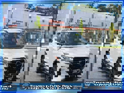 Used 2022 Nissan Kicks SR w/ Interior Electronics Package image 1