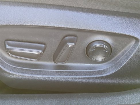 Used 2022 Toyota Camry LE image 19