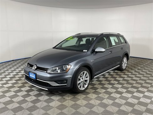 Used 2017 Volkswagen Golf Alltrack SE image 1