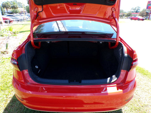 Used 2019 Volkswagen Jetta SE image 8