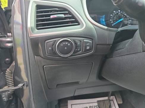 Used 2020 Ford Edge SEL w/ Convenience Package image 18