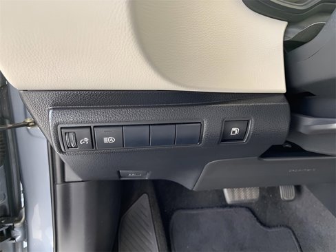 Used 2022 Toyota Corolla LE image 21