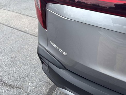 Used 2024 Kia Seltos LX image 5