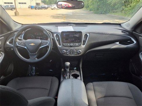 Used 2022 Chevrolet Malibu LT image 8