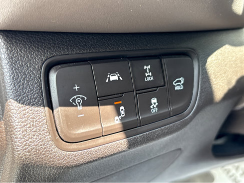 Used 2020 Hyundai Santa Fe Limited image 16