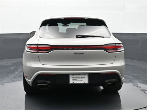 Certified 2022 Porsche Macan image 26