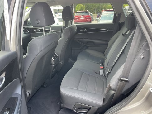 Used 2019 Kia Sorento L image 12