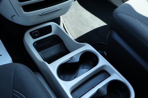 Used 2022 Chrysler Voyager LX image 17