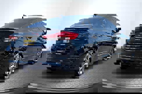 Used 2017 Hyundai Elantra SE image 13