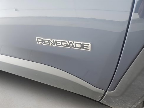 Used 2022 Jeep Renegade Latitude image 12