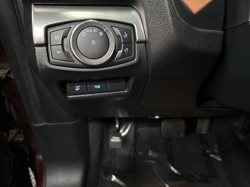 Used 2018 Ford Explorer XLT w/ Equipment Group 202A image 31