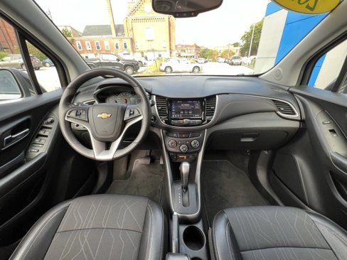 Used 2022 Chevrolet Trax LT w/ Redline Edition image 22