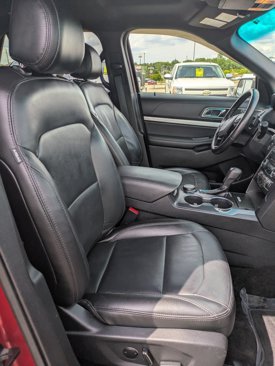 Used 2016 Ford Explorer XLT w/ Equipment Group 202A image 13