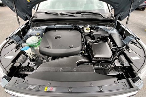 Used 2022 Volvo XC40 T5 Momentum image 26