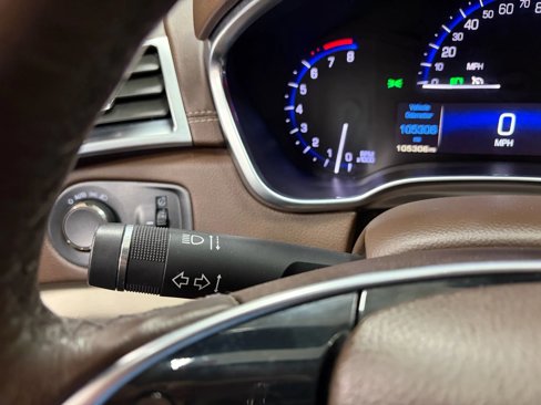 Used 2015 Cadillac SRX Luxury w/ Driver Awareness Package image 38