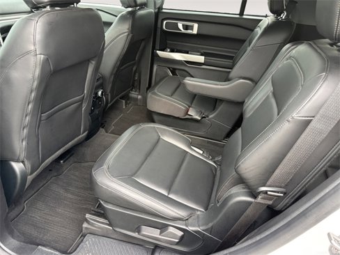 Used 2022 Ford Explorer XLT w/ Equipment Group 202A image 13