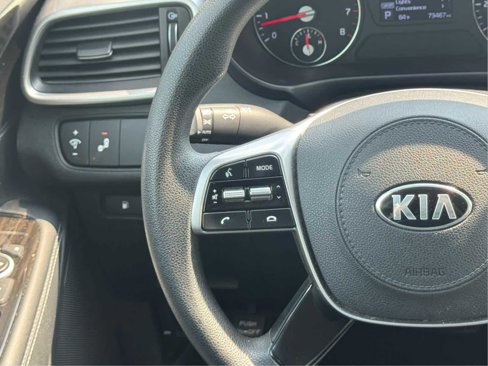 Used 2019 Kia Sorento LX image 38