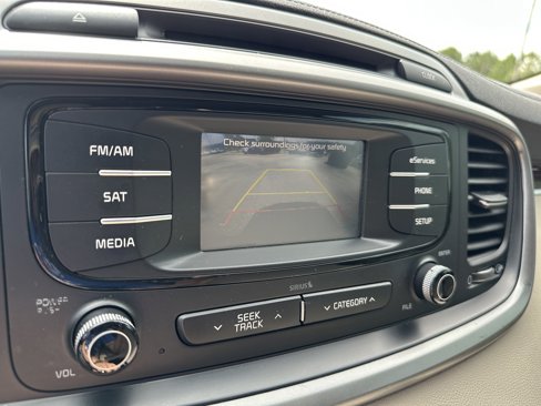 Used 2016 Kia Sorento LX image 28