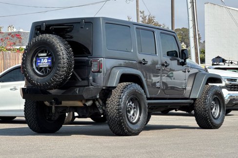 Used 2014 Jeep Wrangler Unlimited Rubicon w/ Max Tow Package image 4