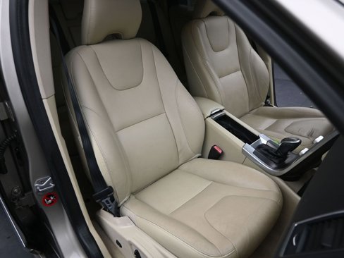 Used 2016 Volvo XC60 T6 w/ Proximity Package image 22