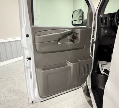 Used 2014 Chevrolet Express 3500 LT w/ LT Preferred Equipment Group image 5