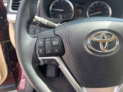 Used 2018 Toyota Highlander Limited image 31