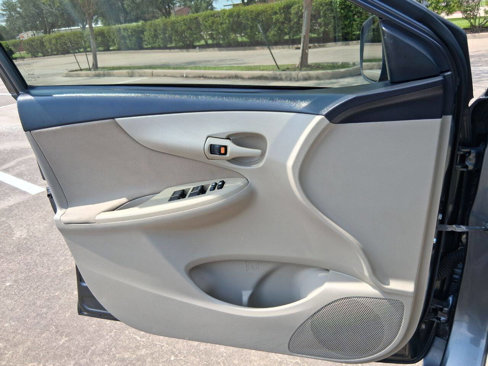 Used 2012 Toyota Corolla L image 27