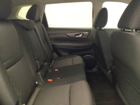 Used 2017 Nissan Rogue SV w/ SV Premium Package image 19