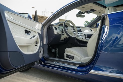 Certified 2023 Bentley Continental GT Azure image 17