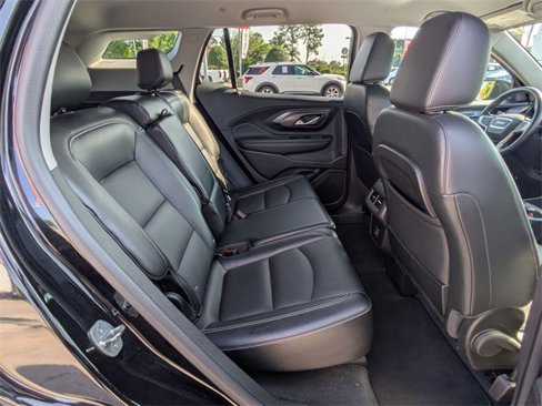 Used 2024 GMC Terrain SLT image 29