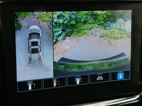 Used 2022 Chevrolet Traverse LT w/ LT Premium Package image 14