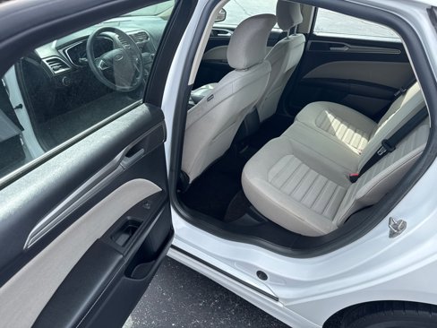 Used 2018 Ford Fusion S image 10