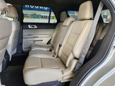 Used 2014 Ford Explorer XLT w/ Equipment Group 202A image 6