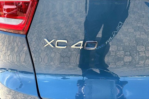 New 2025 Volvo XC40 B5 Core w/ Climate Package image 6