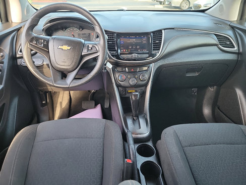 Used 2022 Chevrolet Trax LS w/ Tint and Cruise Package image 4