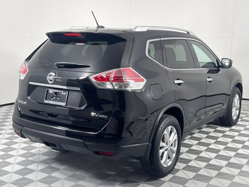 Used 2016 Nissan Rogue SV image 4
